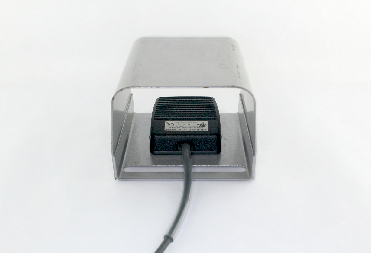 Cutera Excel V Laser Foot Pedal Foot Switch 7000562 Aquiline 4 Pin Connector