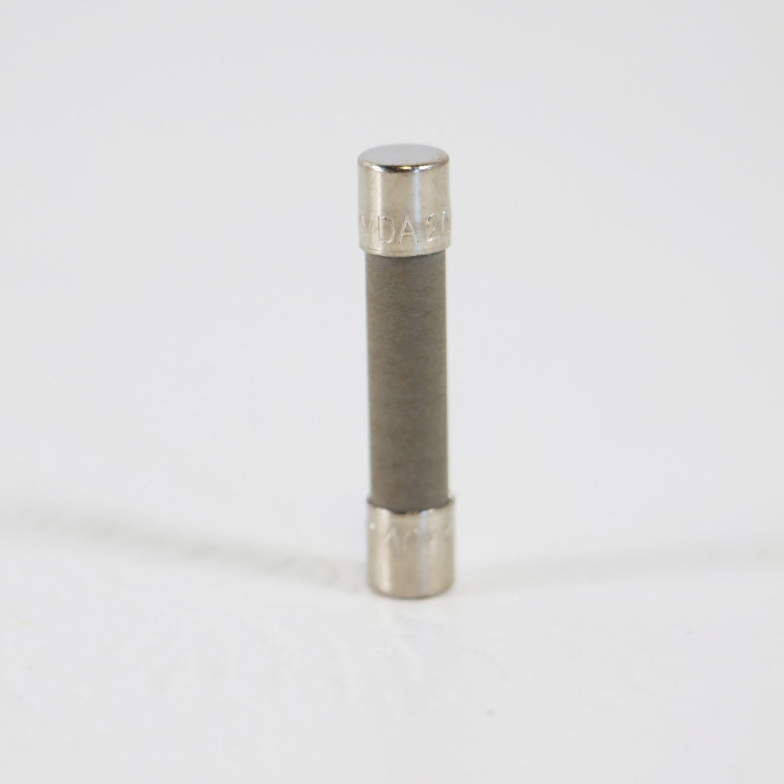 MDA-20 Equivalent 1/4" x 1 1/4" 20A Time Delay Ceramic Fuse 250V Parts As Is 1pc