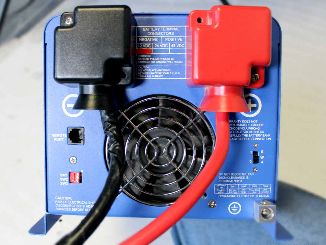 2000 Watt Pure Sine Inverter Charger 12Vdc to 120Vac Output and Battery