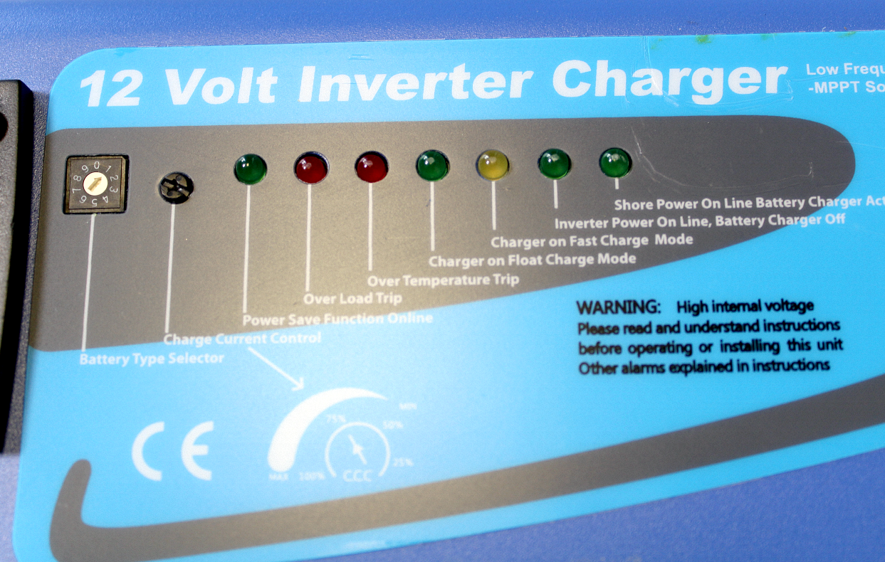 2000 Watt Pure Sine Inverter Charger 12Vdc to 120Vac Output and Battery