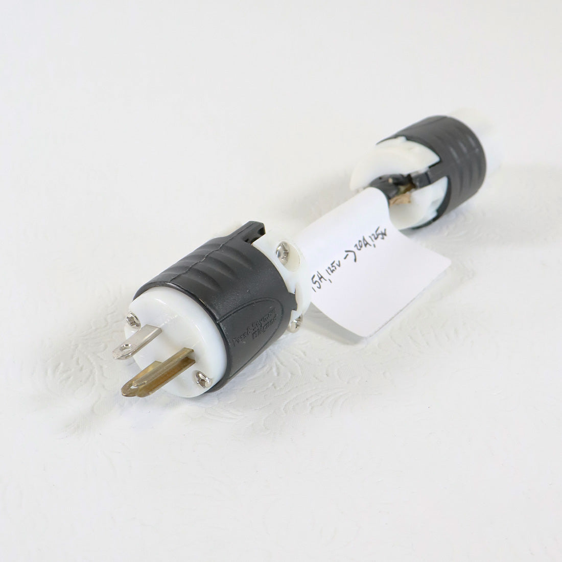 Pass & Seymour Legrand 15A 125V Converter 20A 125V Straight Blade Plug 3 Prong