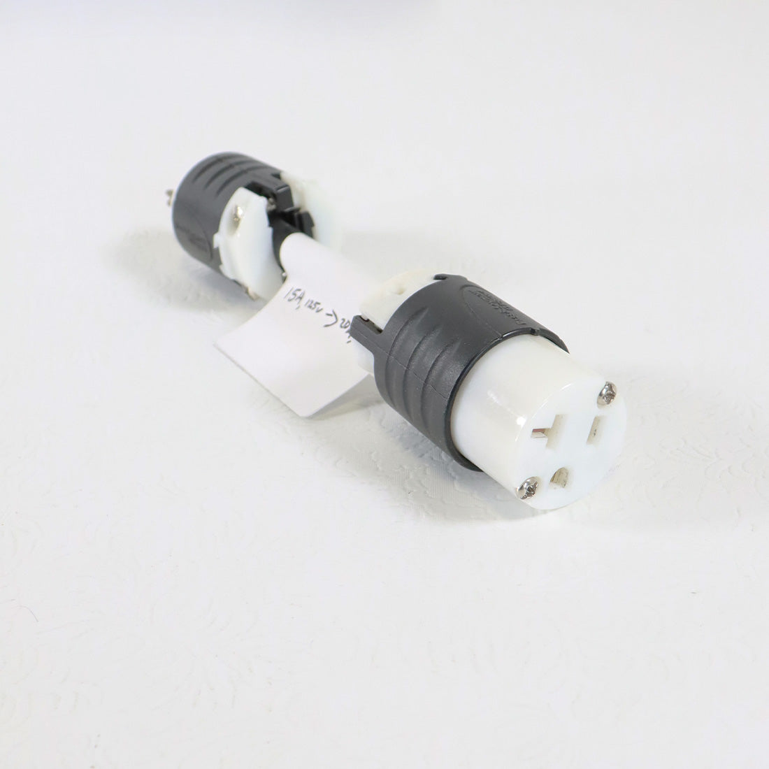 Pass & Seymour Legrand 15A 125V Converter 20A 125V Straight Blade Plug 3 Prong