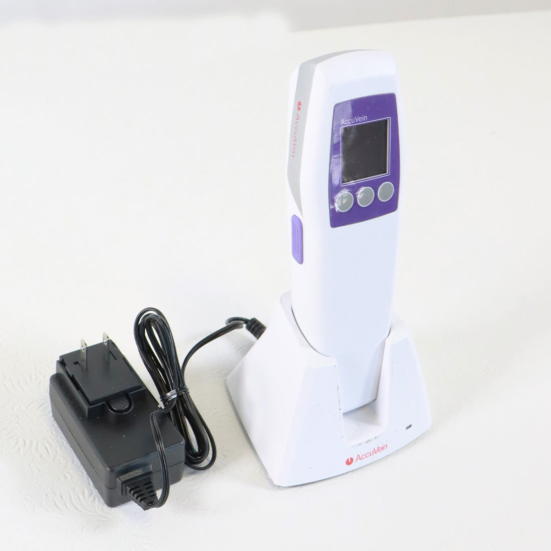 AccuVein Vein Finder HF580 w/ Rolling Stand Illuminator AV500 HP Handpiece