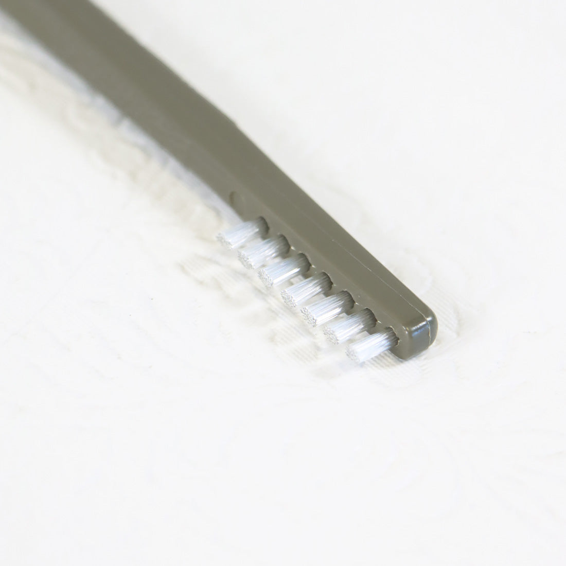 DEKA Spectrum Surgical Dual Nylon Bristle Cleaning Brush Instrument 3PK