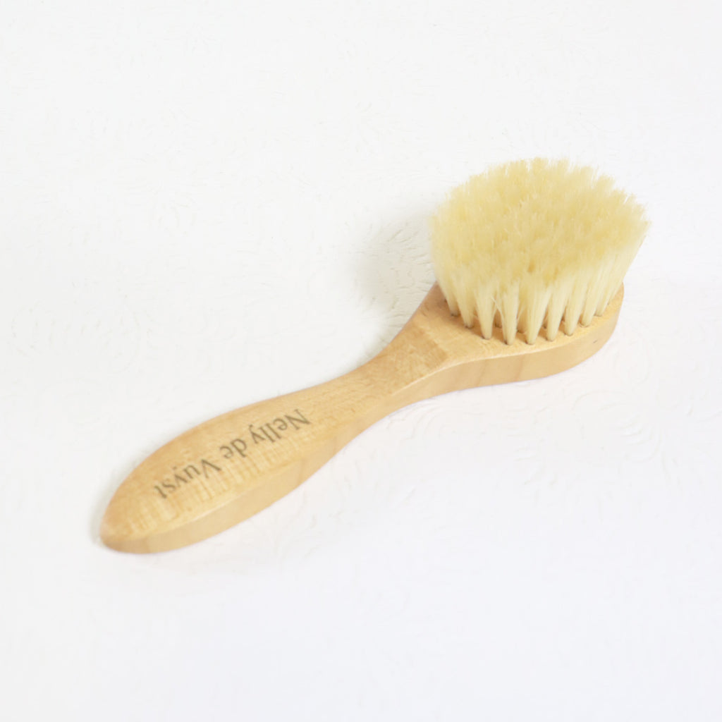 Diamond International Derma Care Healing Balm Lotus Cream Cleanser Brush Kit