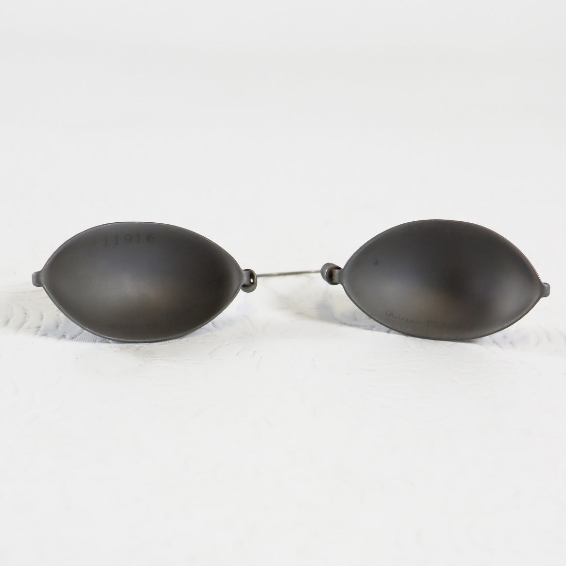 Oculo Plastik Durette II Stainless Steel Patient Eye Shield Laser Safety Goggles