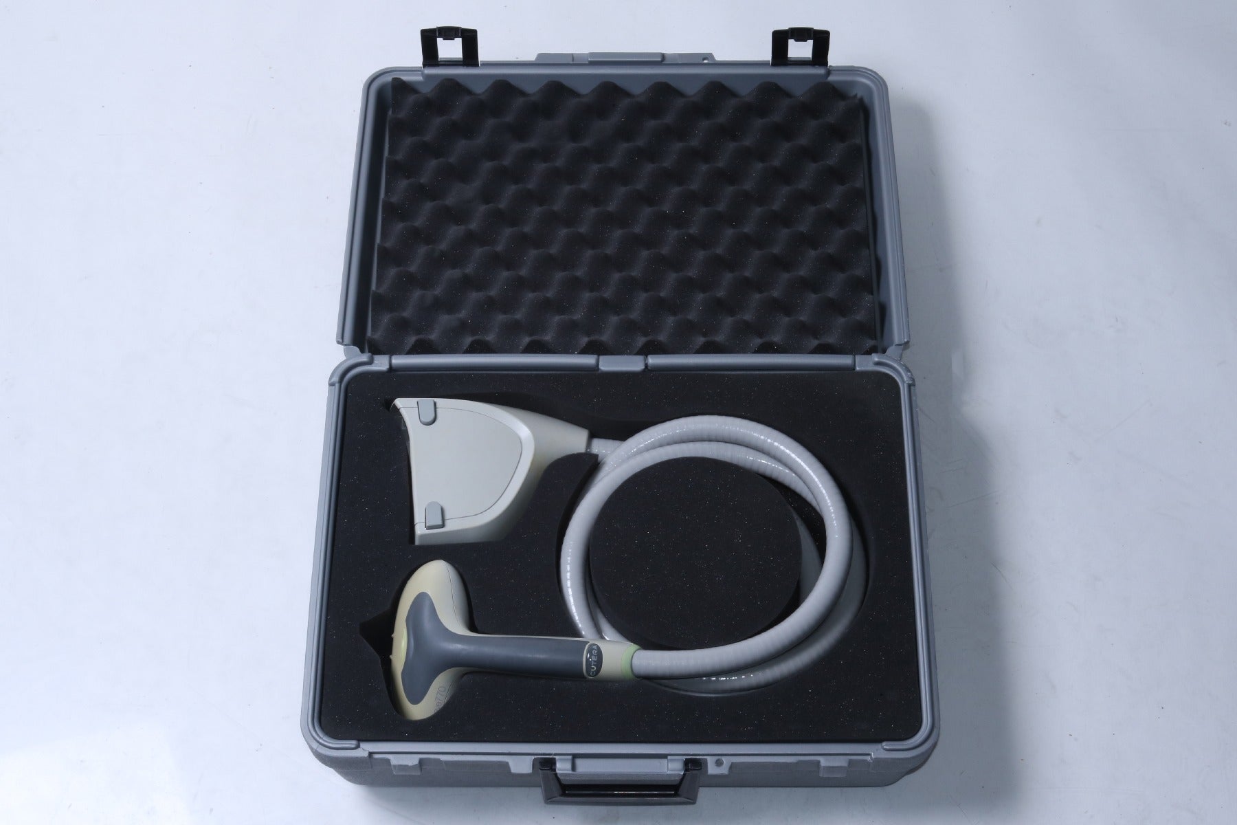 2008 Cutera Xeo ProWave 770 IPL Hair Removal Reduction 10x30 Handpiece 8K SHOTS