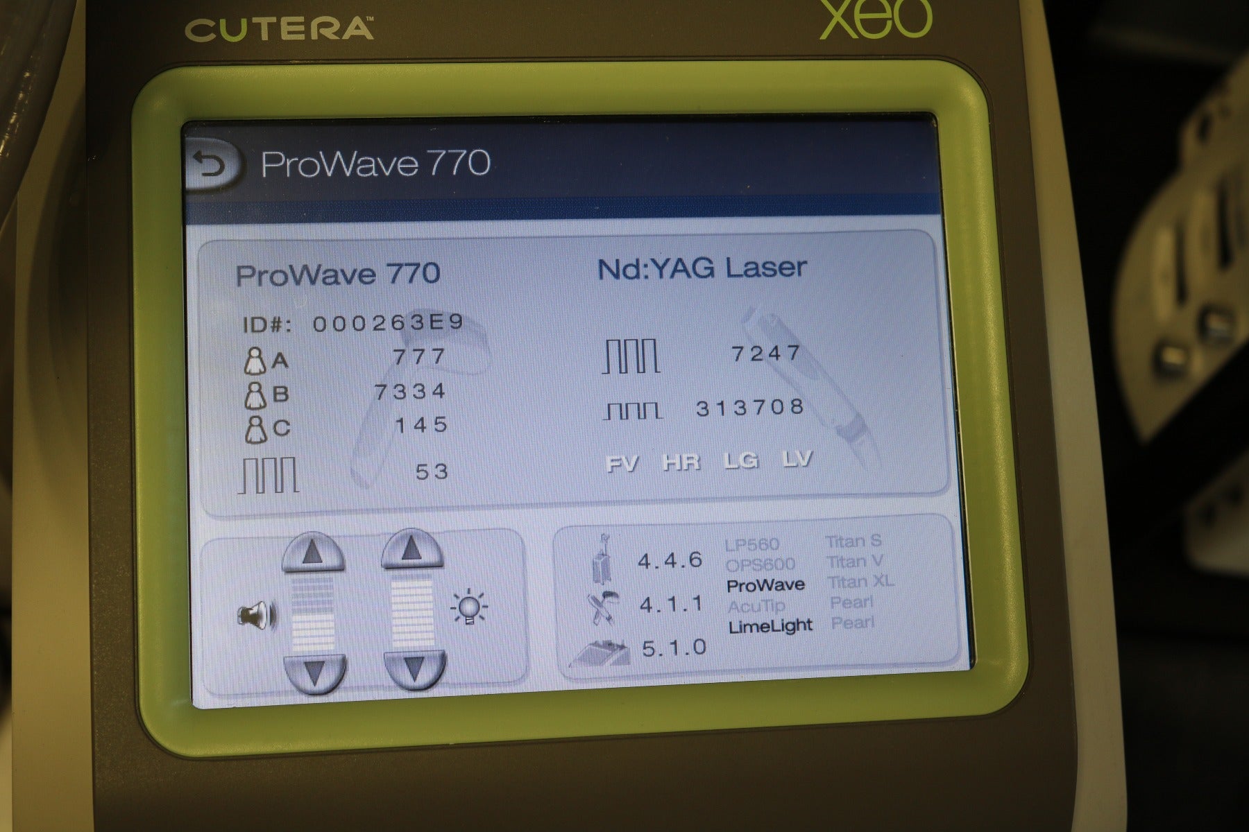 2008 Cutera Xeo ProWave 770 IPL Hair Removal Reduction 10x30 Handpiece 8K SHOTS