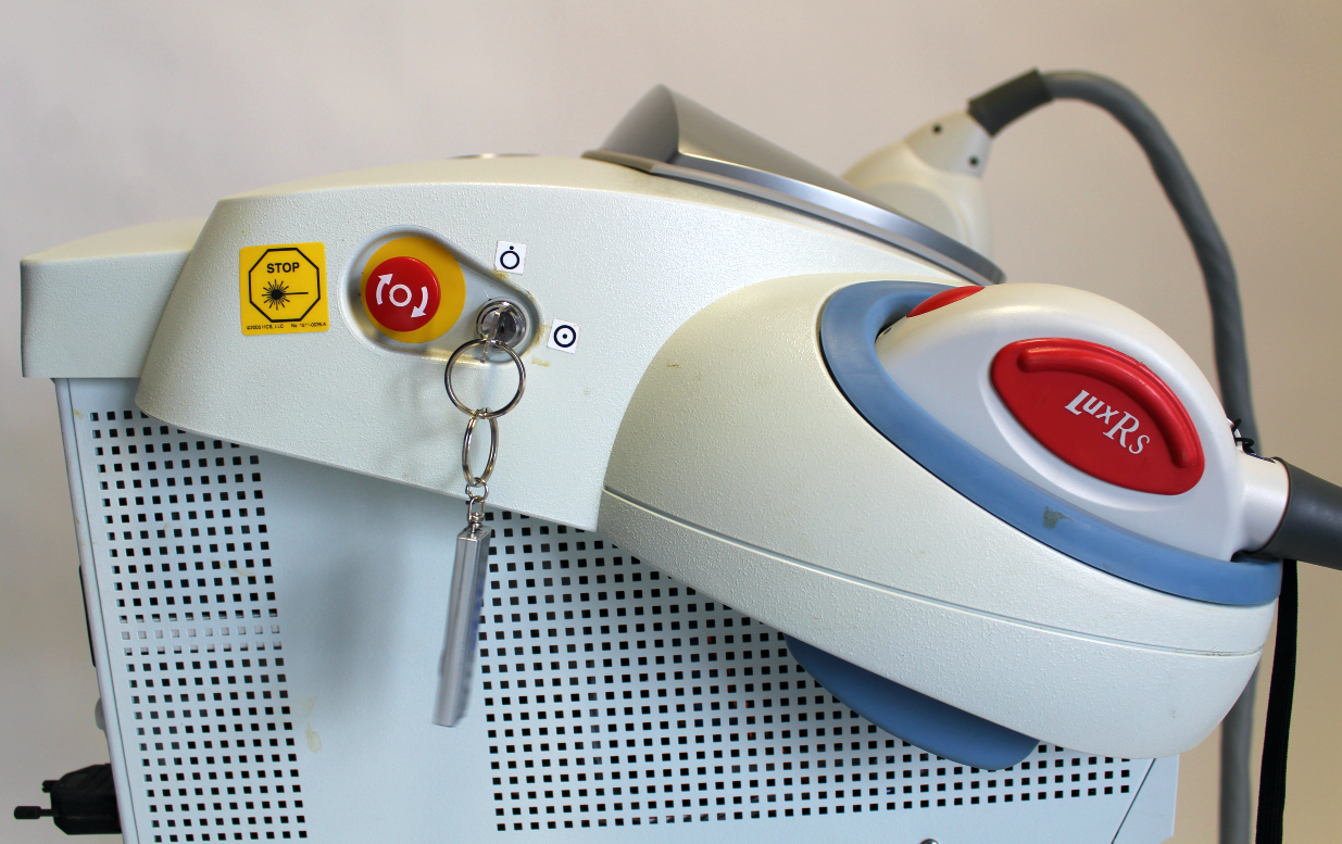 2005 Palomar StarLux 300 Laser w/LuxG & LuxRs Hair Removal Lesions