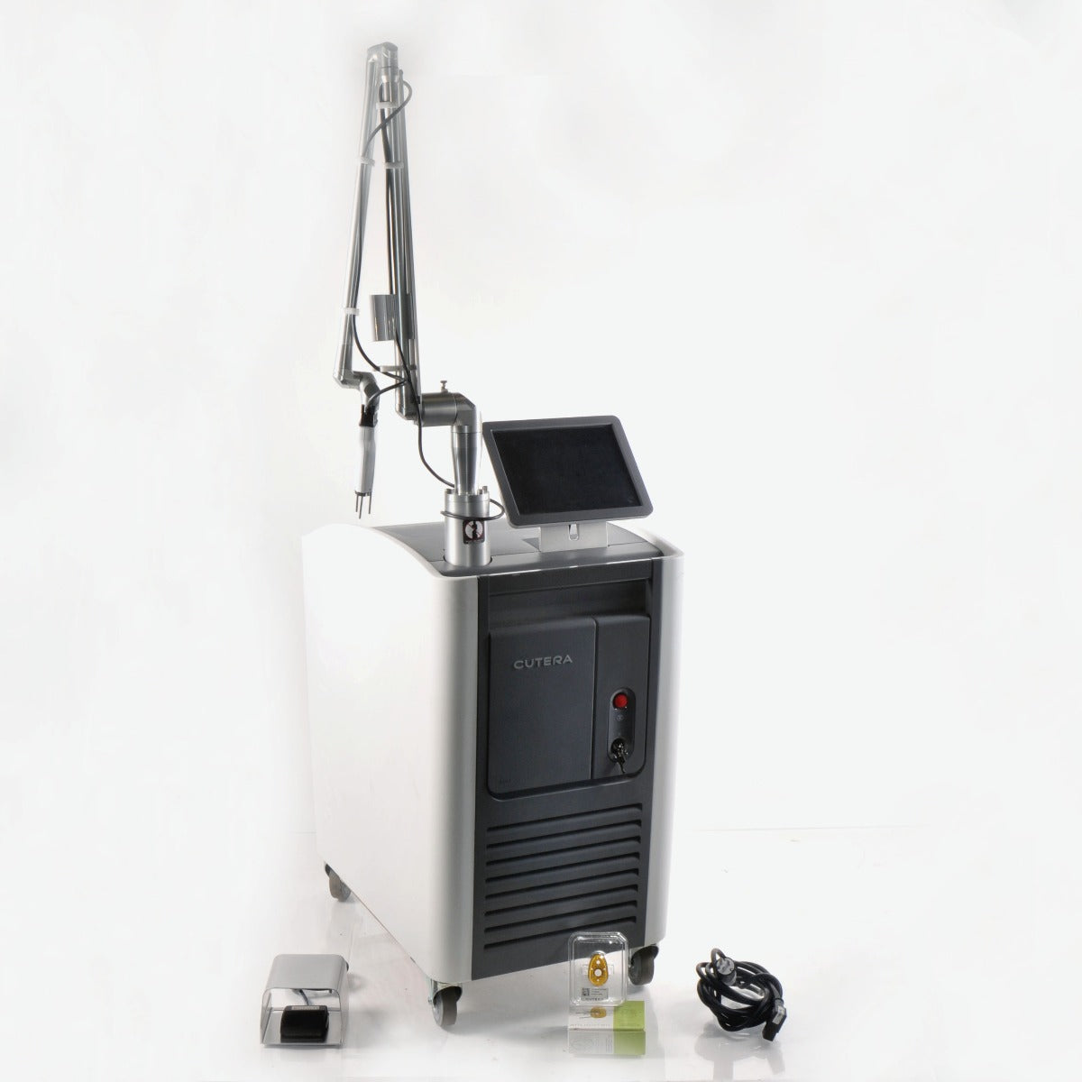 2019 Cutera ENLIGHTEN SR Tattoo Removal Benign Lesion Laser 532 1064 nm Pico
