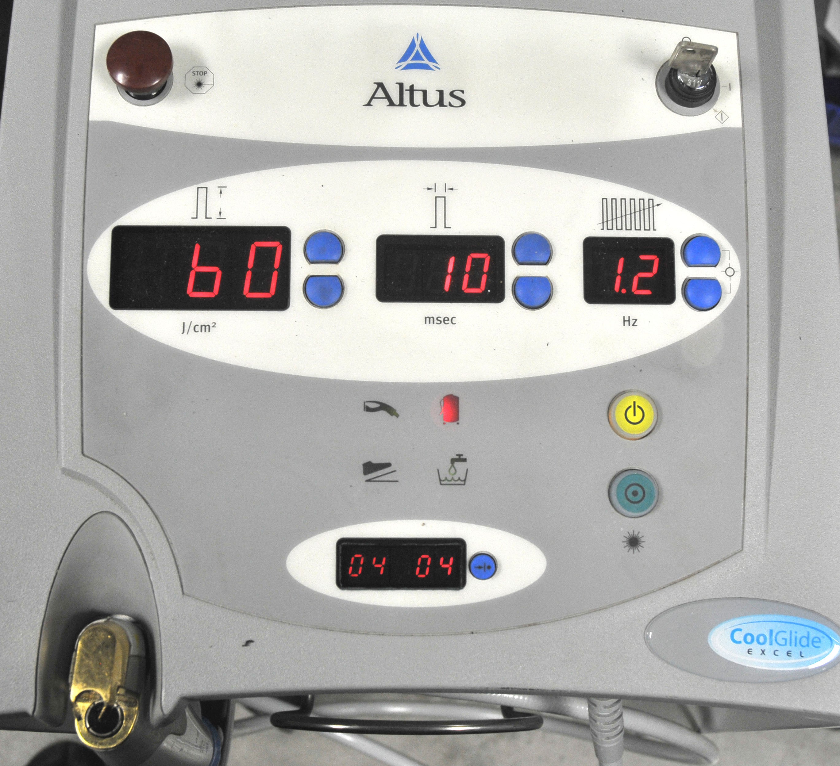 2002 Altus CoolGlide Excel US110EXCL Laser Hair Removal 1064 Nd YAG Cutera HR