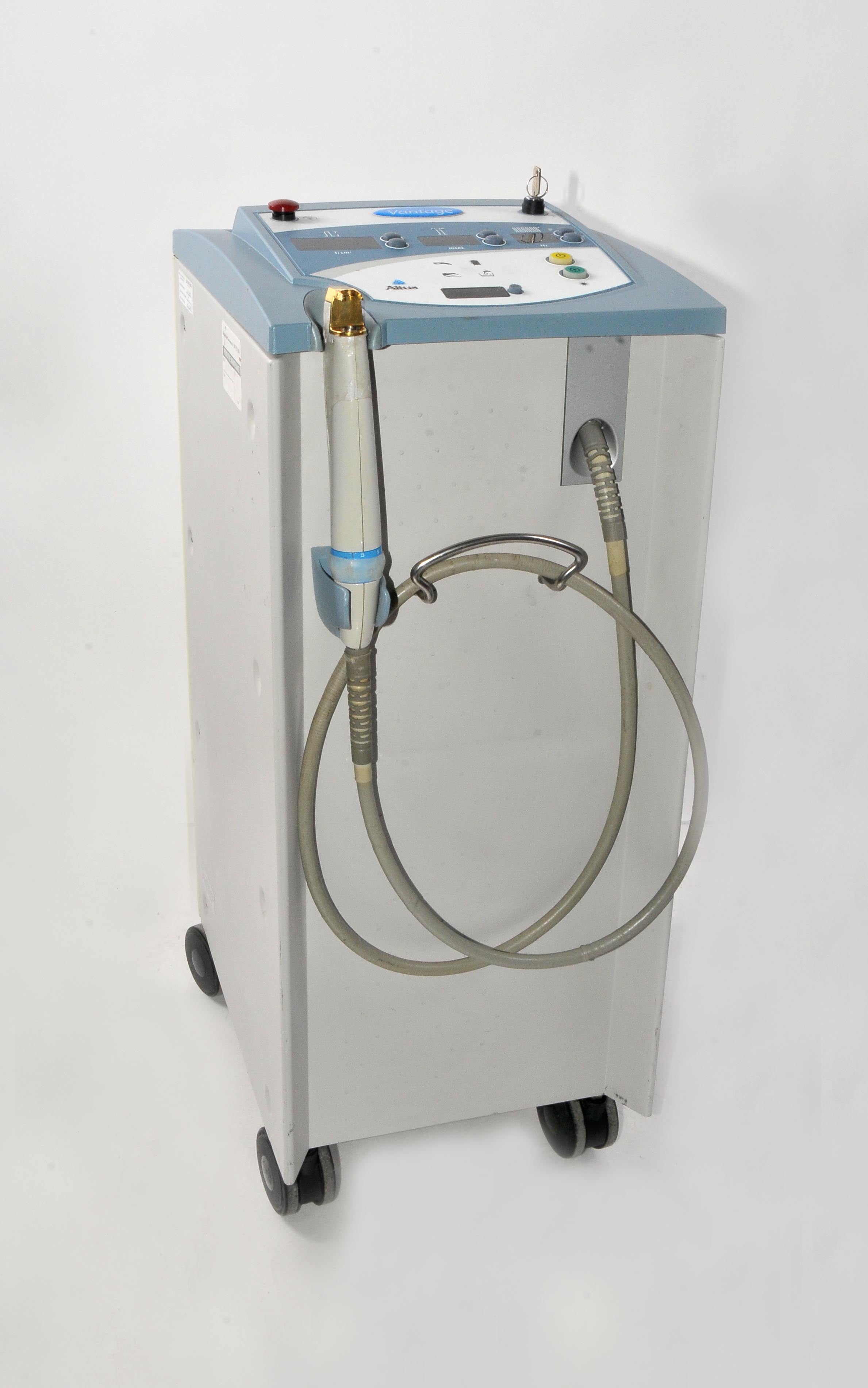 2002 Cutera VANTAGE Altus 110 Laser 1064 Nd YAG Hair Removal 3-5-7-10mm HP HR