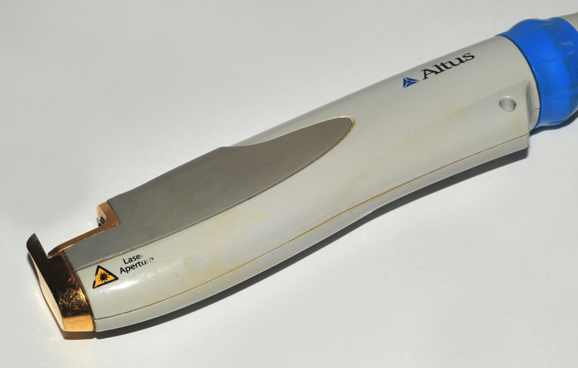 2002 Altus CoolGlide Vantage Nd:YAG 1064 Hair Removal Laser