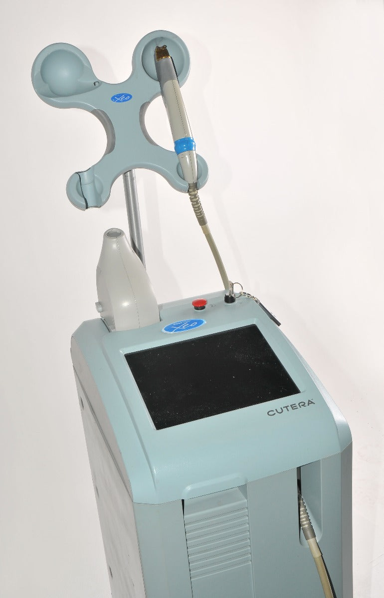 2004 Cutera XEO Laser System IPL Nd:YAG 1064 Hair Removal HR