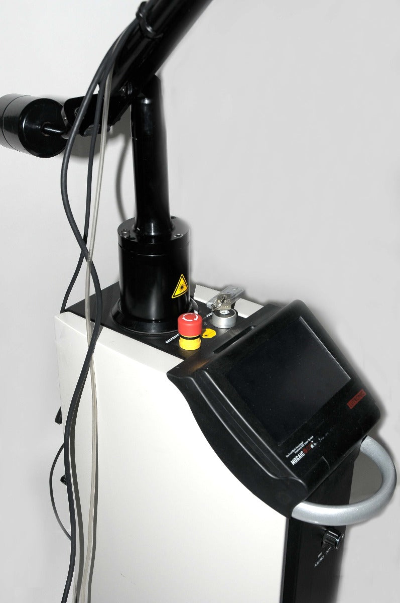 2008 Lutronic Surgical CO2 Laser eC02 Mosaic Skin Fractional Wrinkle Scar Lesion