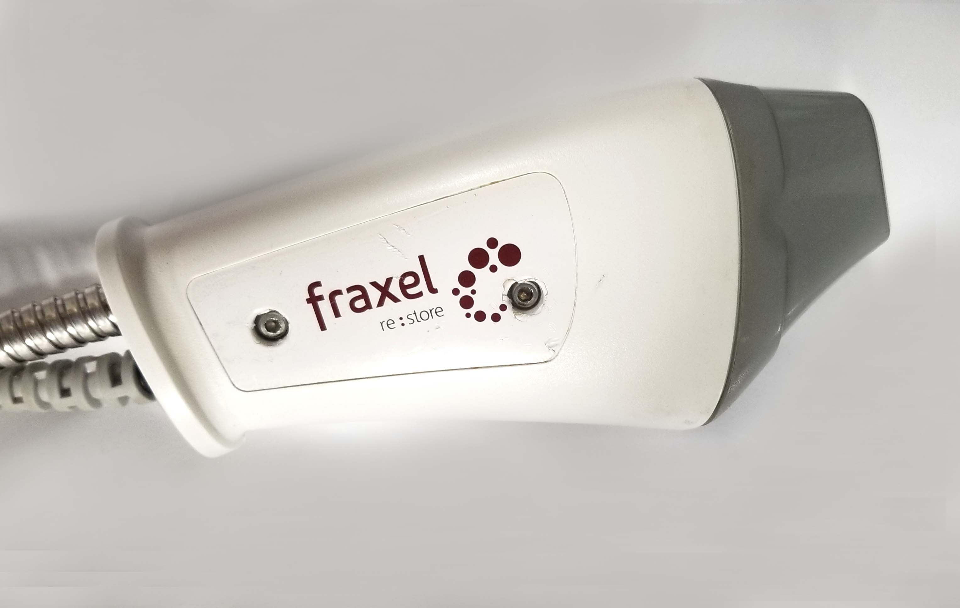 2009 Reliant FRAXEL SR1500 Laser System Ablative Skin Rejuvenation