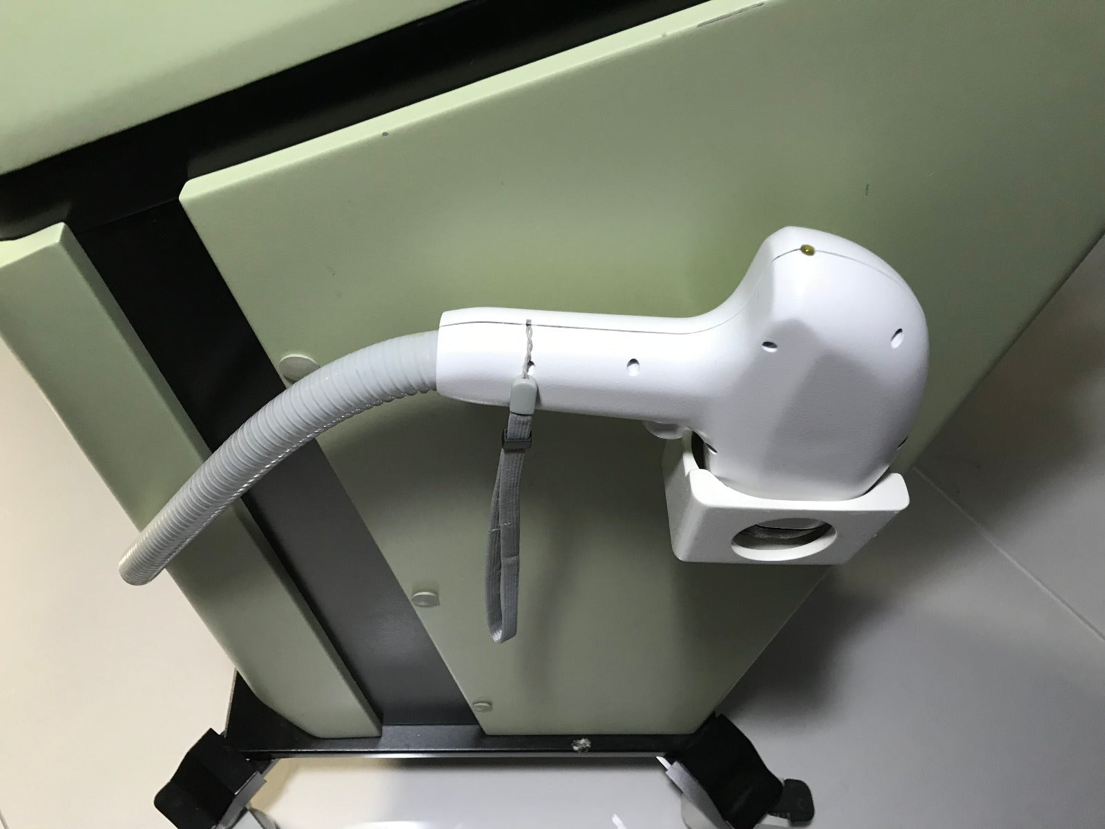 2012 Sandstone Ellman CHEVEUX 810 NM Diode Laser Hair Reduction Lesion Removal