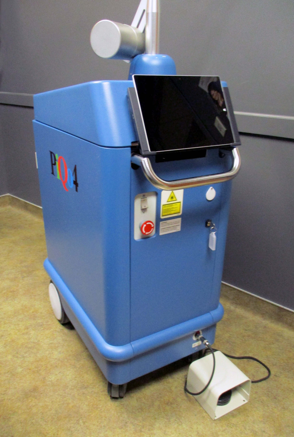 2017 Focus Medical NaturaLase PiQo4 Nd:YAG Tattoo Removal Laser PiQ04