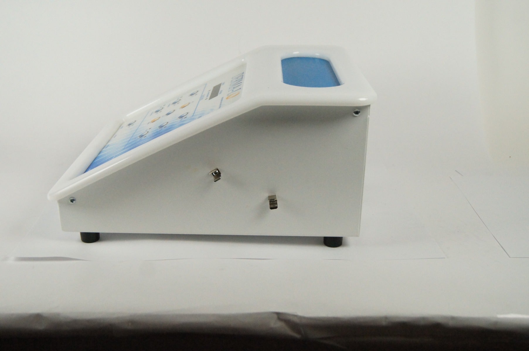 Clareblend Derma-LO Micro-Current LED Therapy System 2013-04DLO Skin Tightening