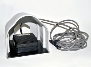Aquiline Linemaster Fraxel Laser FootSwitch Pedal 971-SWM Foot Switch Enclosed