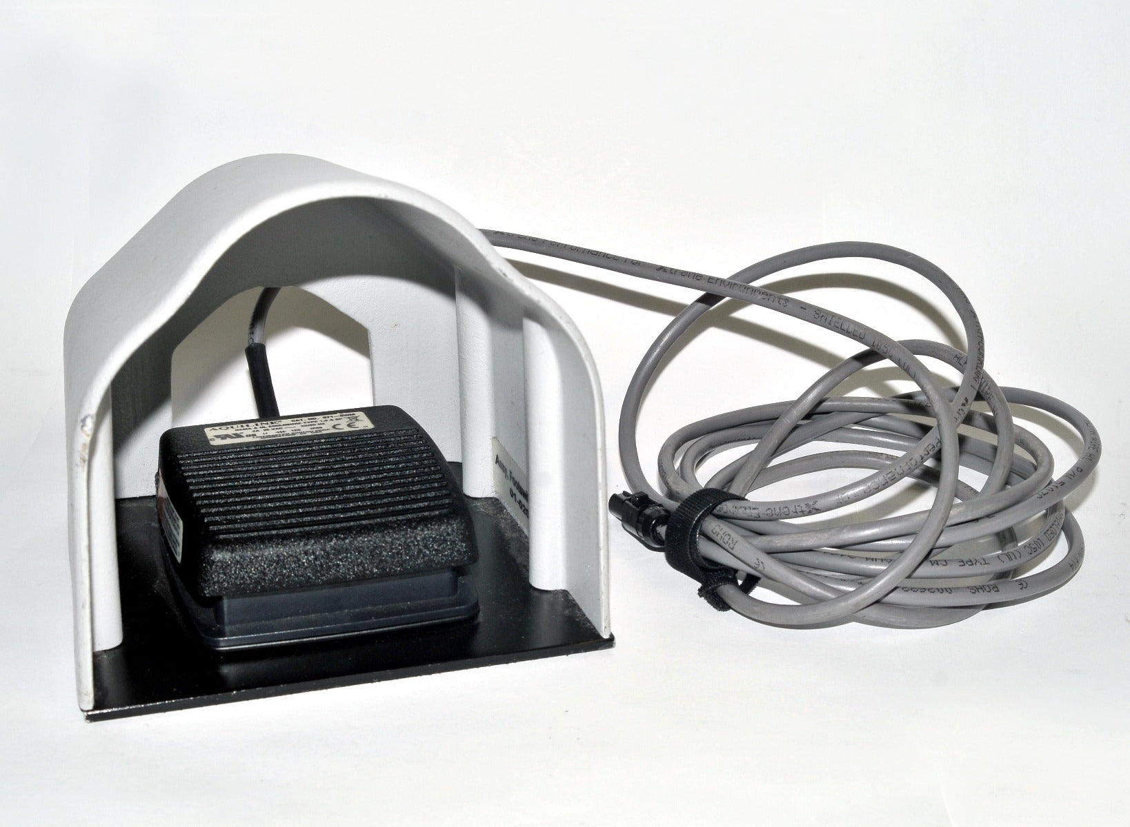 Aquiline Linemaster Fraxel Laser FootSwitch Pedal 971-SWM Foot Switch Enclosed