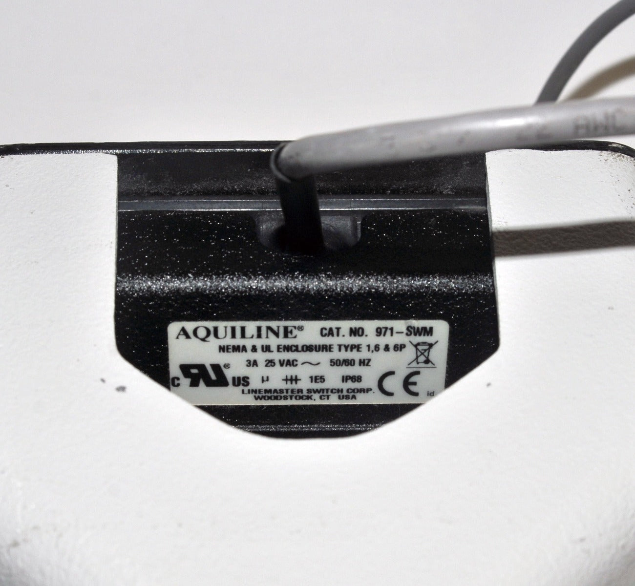 Aquiline Linemaster Fraxel Laser FootSwitch Pedal 971-SWM Foot Switch Enclosed