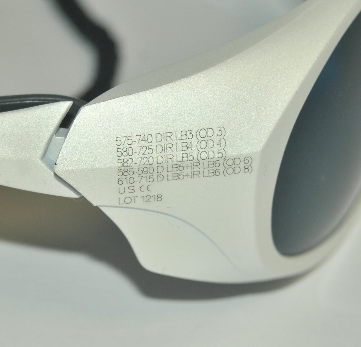 UNIVET Optical Fotona Laser Safety Glasses White Frame Blue Tint 575-740 LB3-6