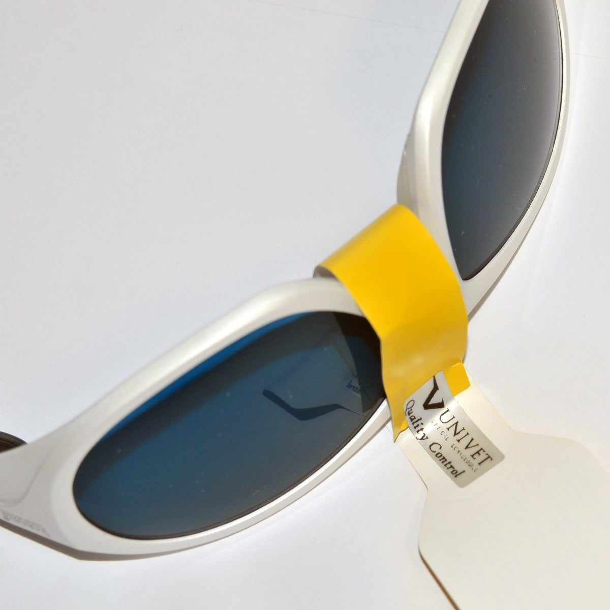 UNIVET Optical Fotona Laser Safety Glasses White Frames Blue Tint 575-740 LB3-6