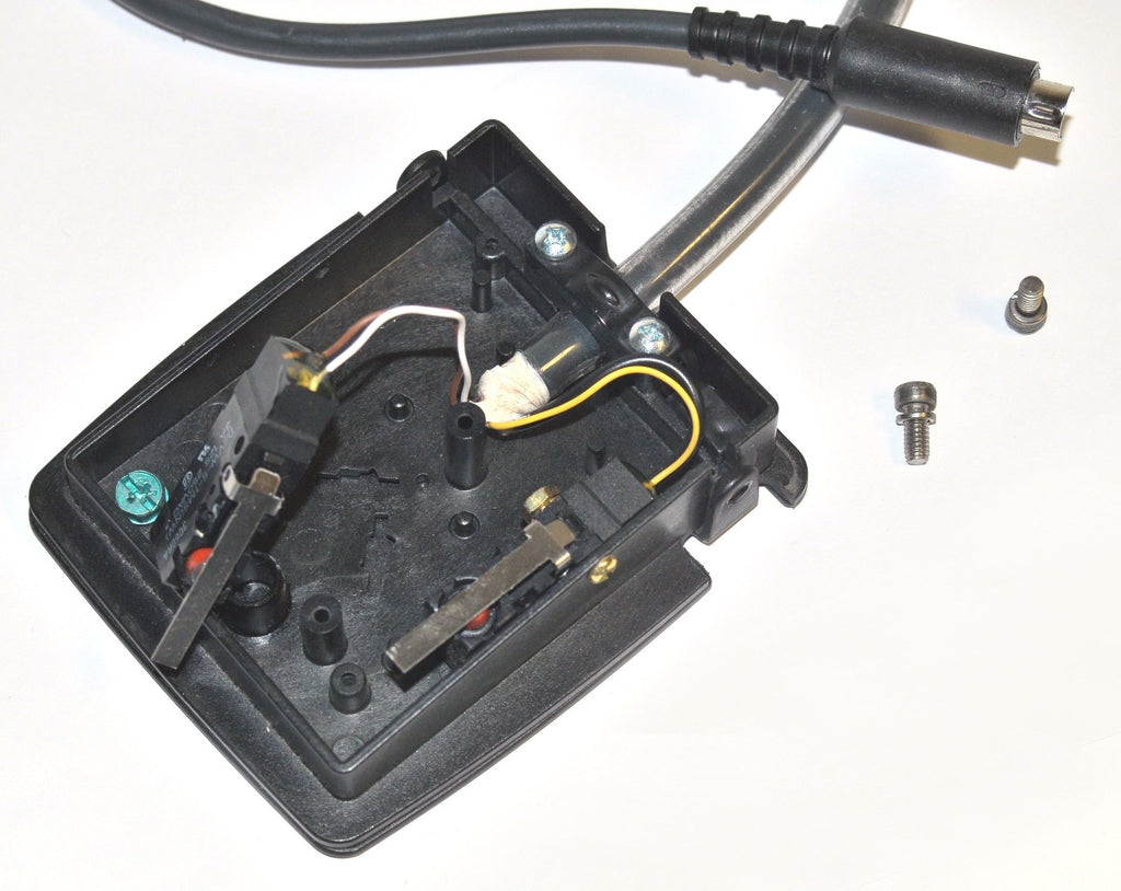 Cutera Xeo IPL Laser FootSwitch Pedal 4 Pin Connector 974-SWM Foot Switch PARTS