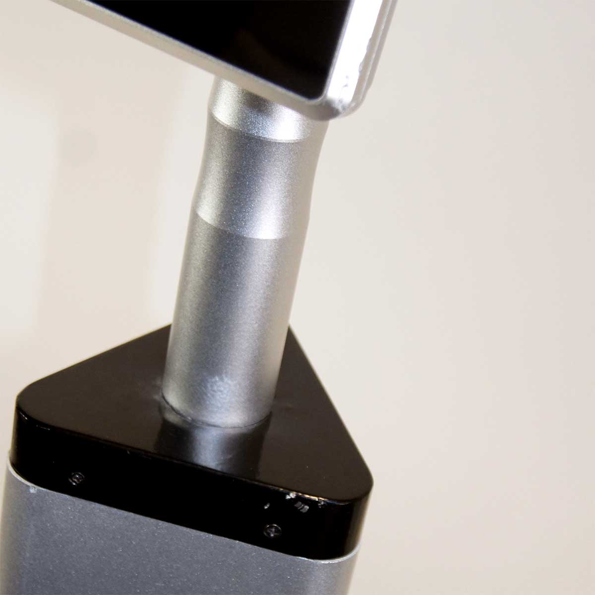 RichTech V2 Pro U 733-AATSS AI Temperature Screening System with Pedestal As-Is