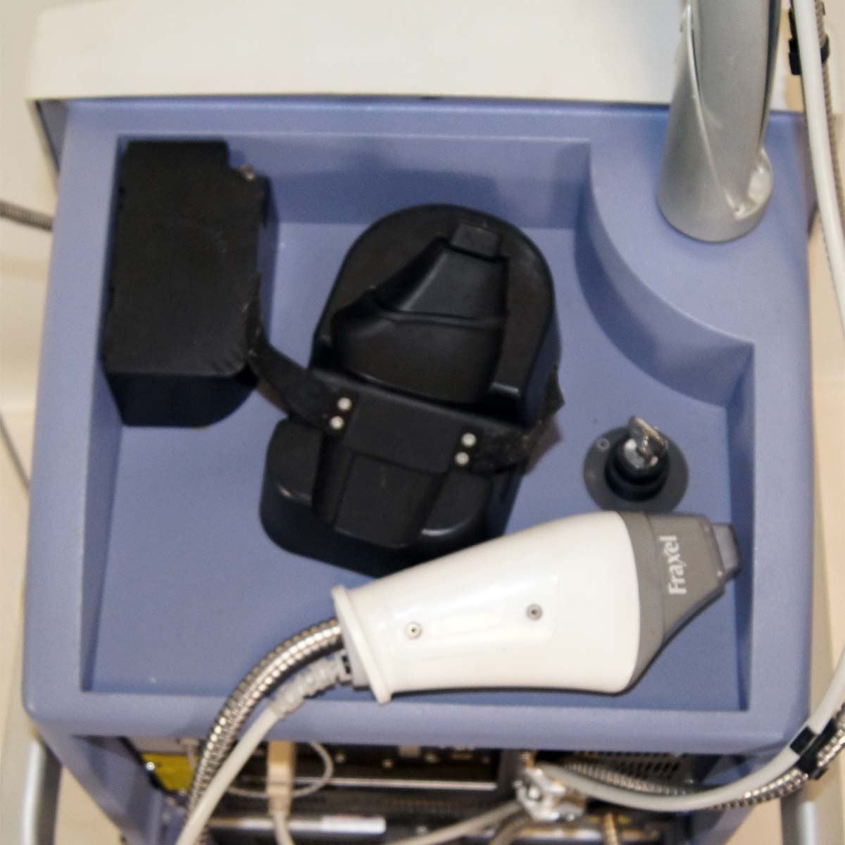 2008 Fraxel SR 1500 Reliant Fractional Laser 1550nm System with Cart Skin Repair