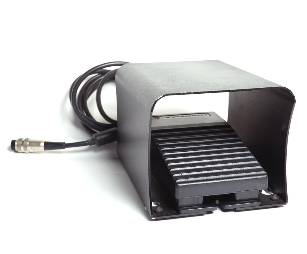 Telemecanique 5-Pin Laser Foot Switch Pedal Electrical 60947-5-1 XPE M110