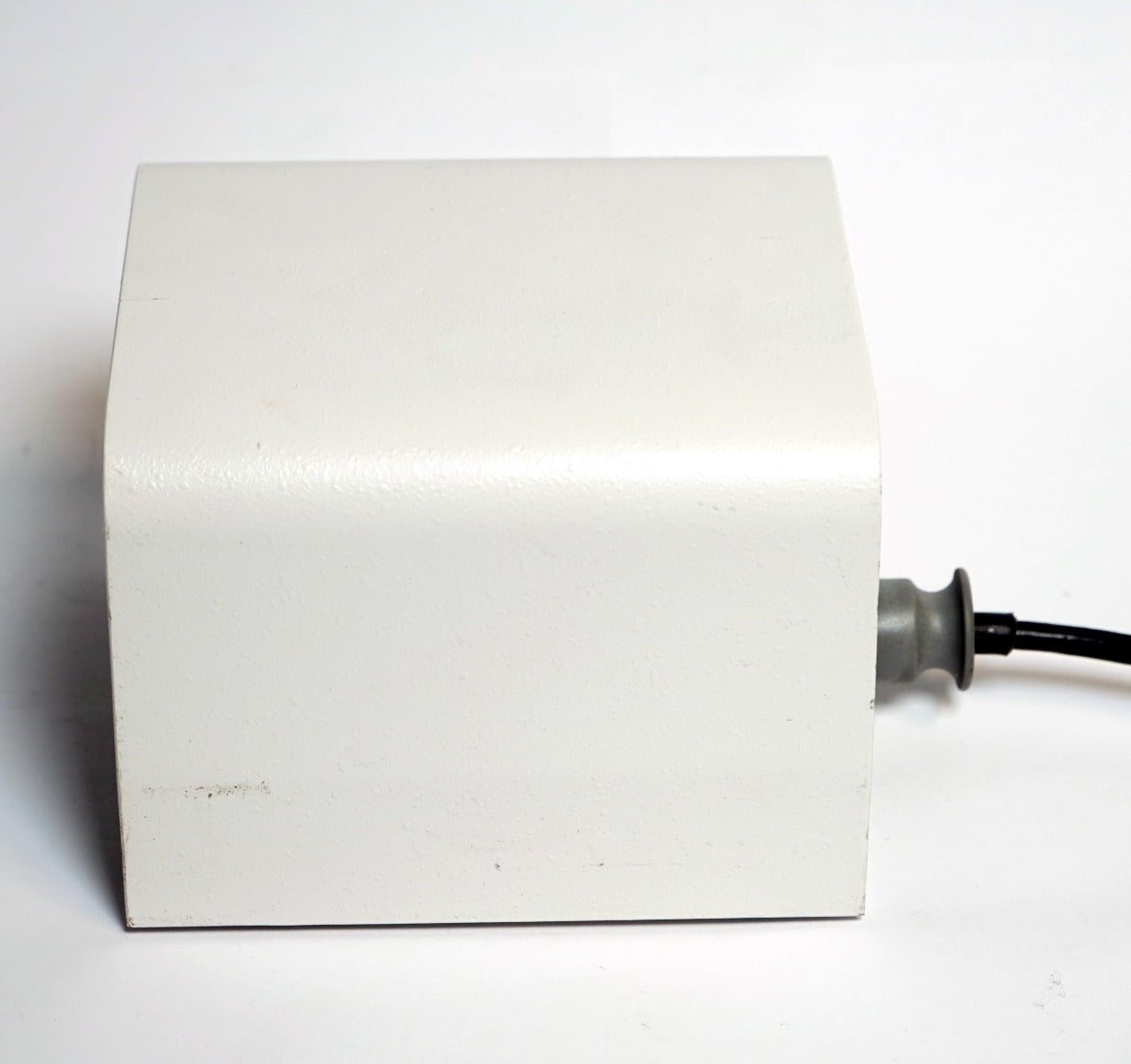 ConBio CB Erbium Laser FootSwitch Pedal White Metal Enclosed 4-Pin 639-1600