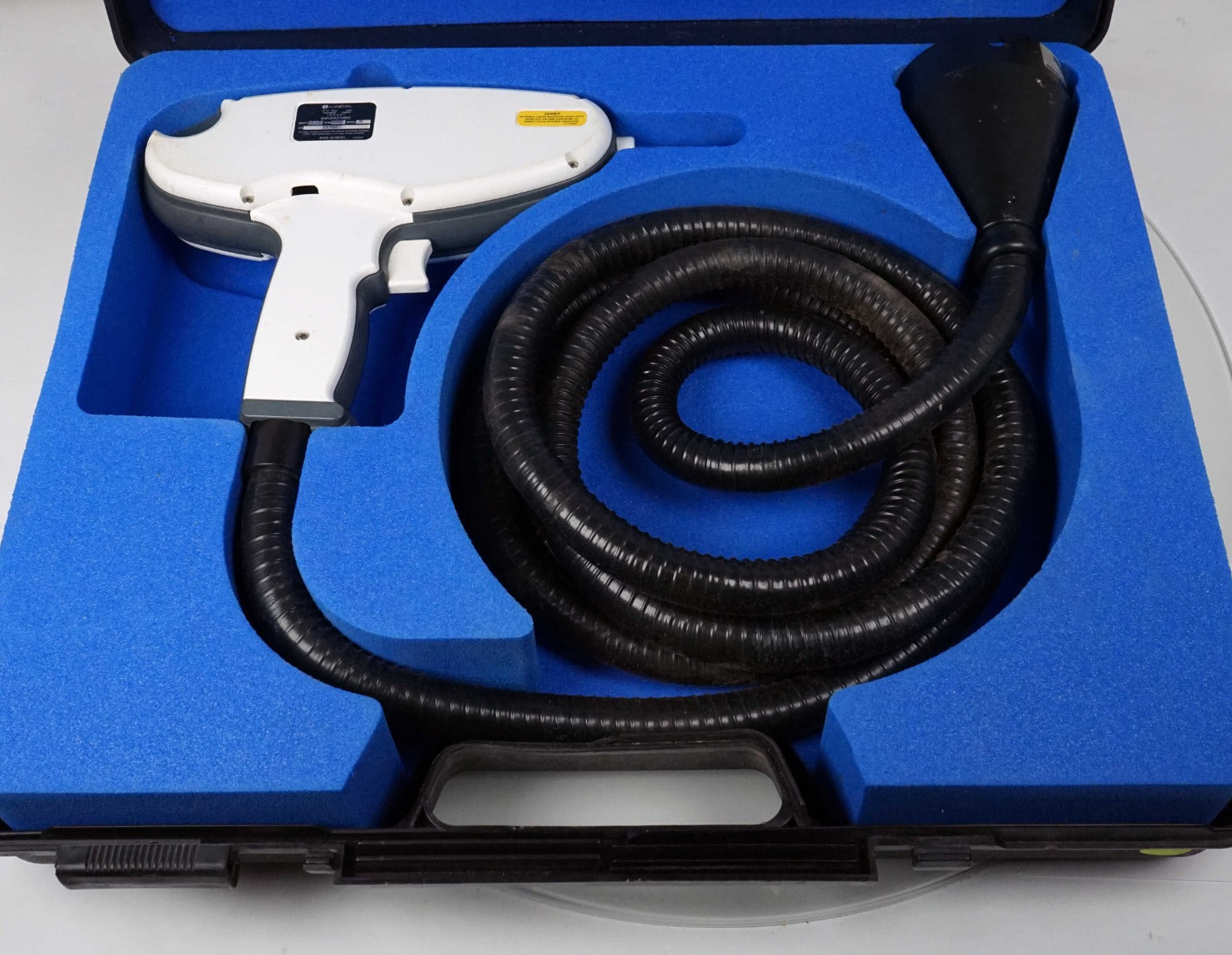 2002 Lumenis Quantum Laser Nd YAG 1064 nm 113227 Handpiece SA2050005-A w/Case