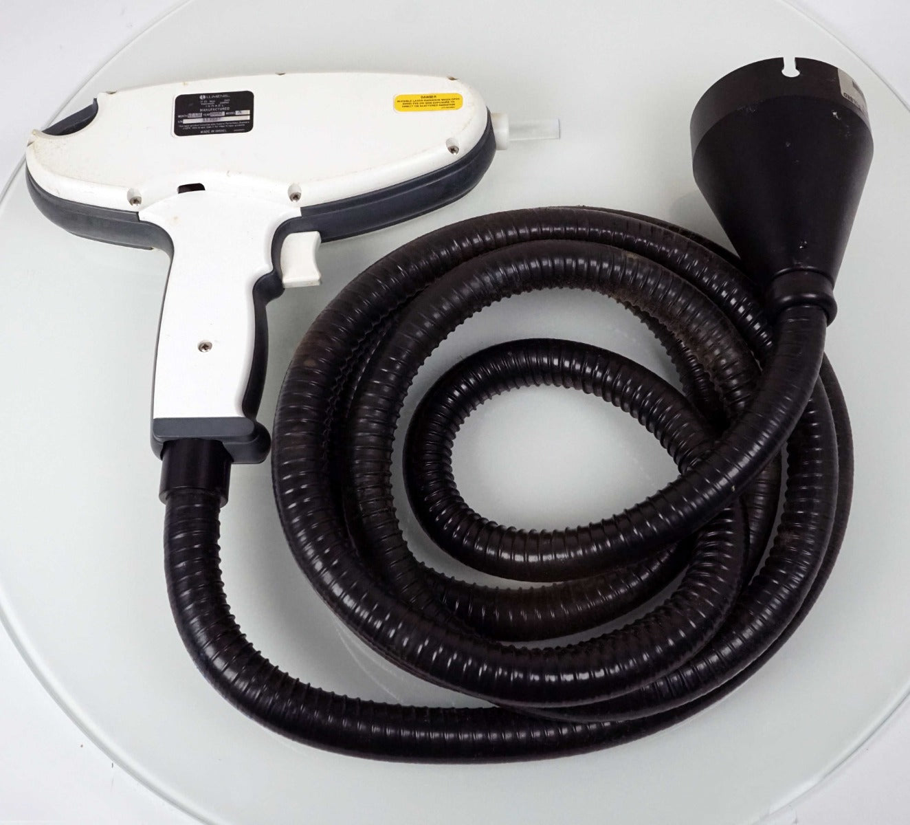 2002 Lumenis Quantum Laser Nd YAG 1064 nm 113227 Handpiece SA2050005-A w/Case
