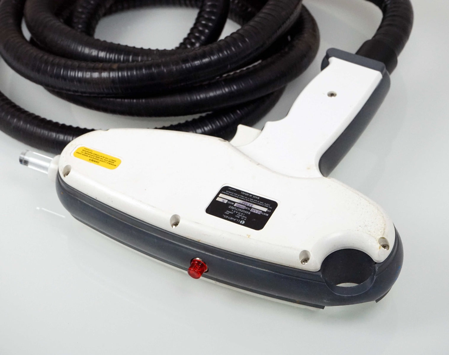 2002 Lumenis Quantum Laser Nd YAG 1064 nm 113227 Handpiece SA2050005-A w/Case