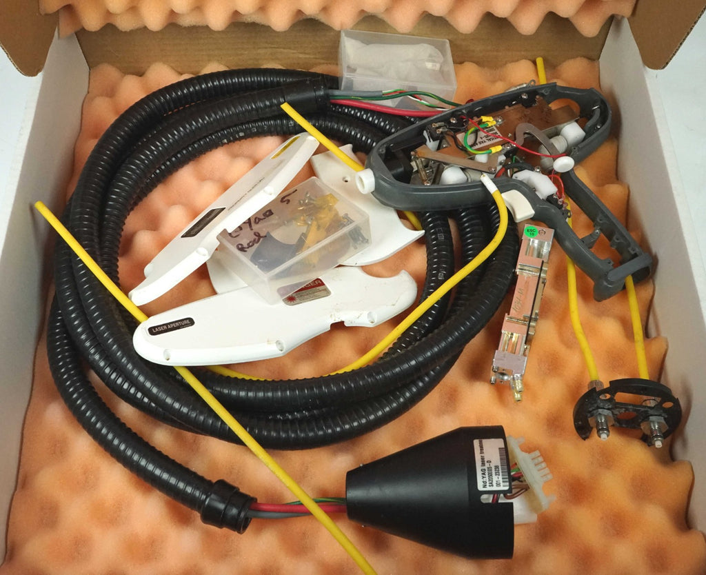 2004 Lumenis Quantum Laser Nd YAG 1064 nm Handpiece SA2050005-D PARTS UNIT
