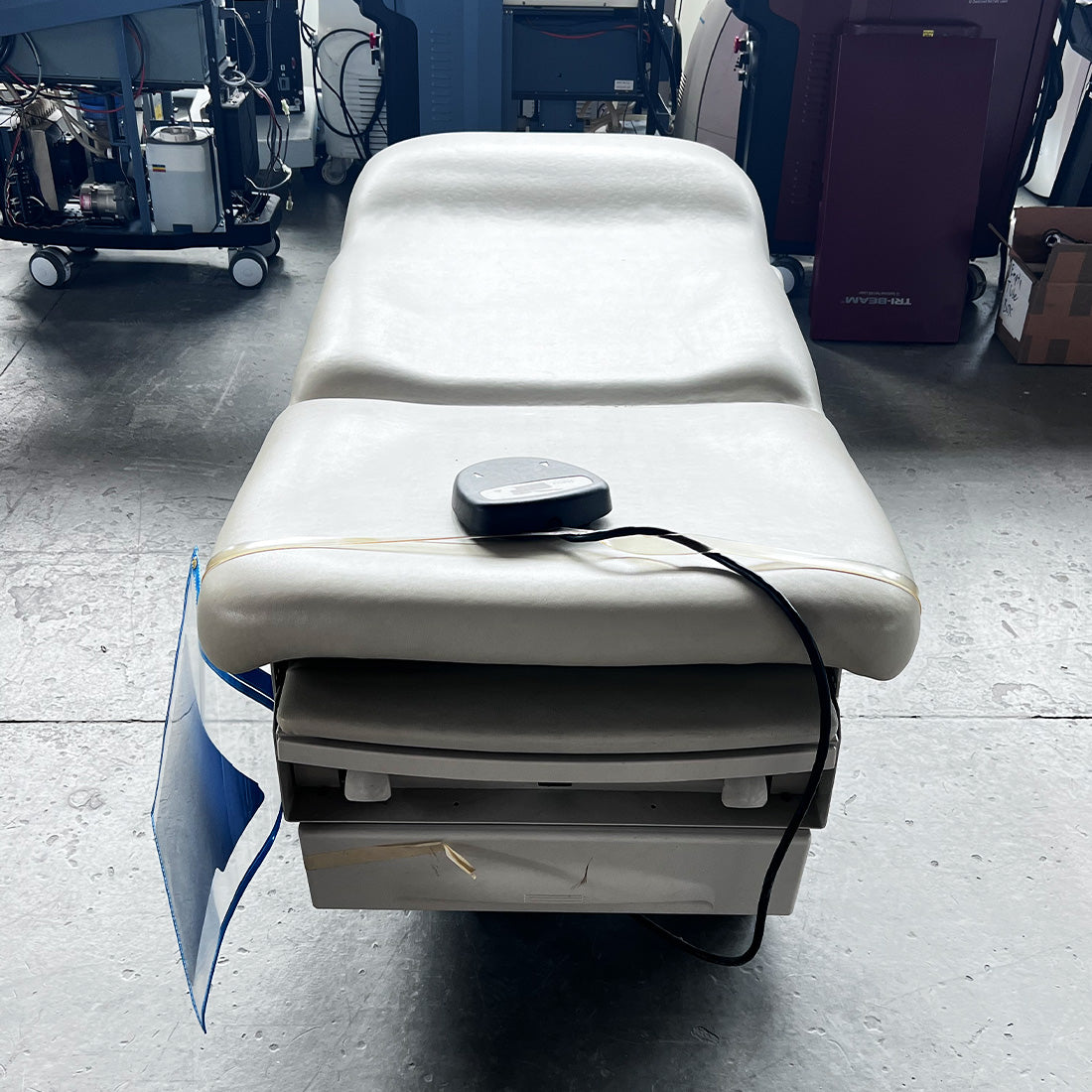 Midmark Ritter 222 Power Adjustable Medical Procedure Beige Exam Chair Table