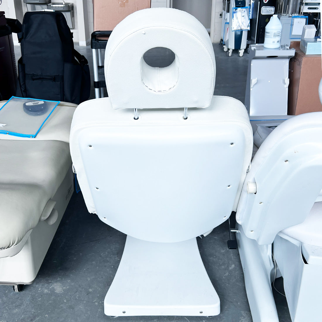 Adjustable Power Spa Treatment Aesthetic Chair White Table With Footswitch Pedal