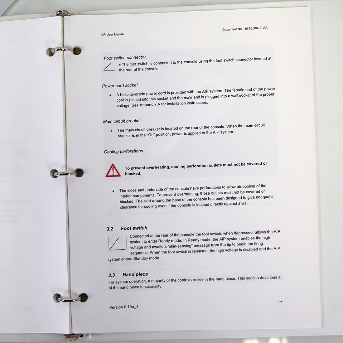 Aesthera AIP.1 2005 User Manual 40-00500-00.AA Version 0.18a Hardcover Binder