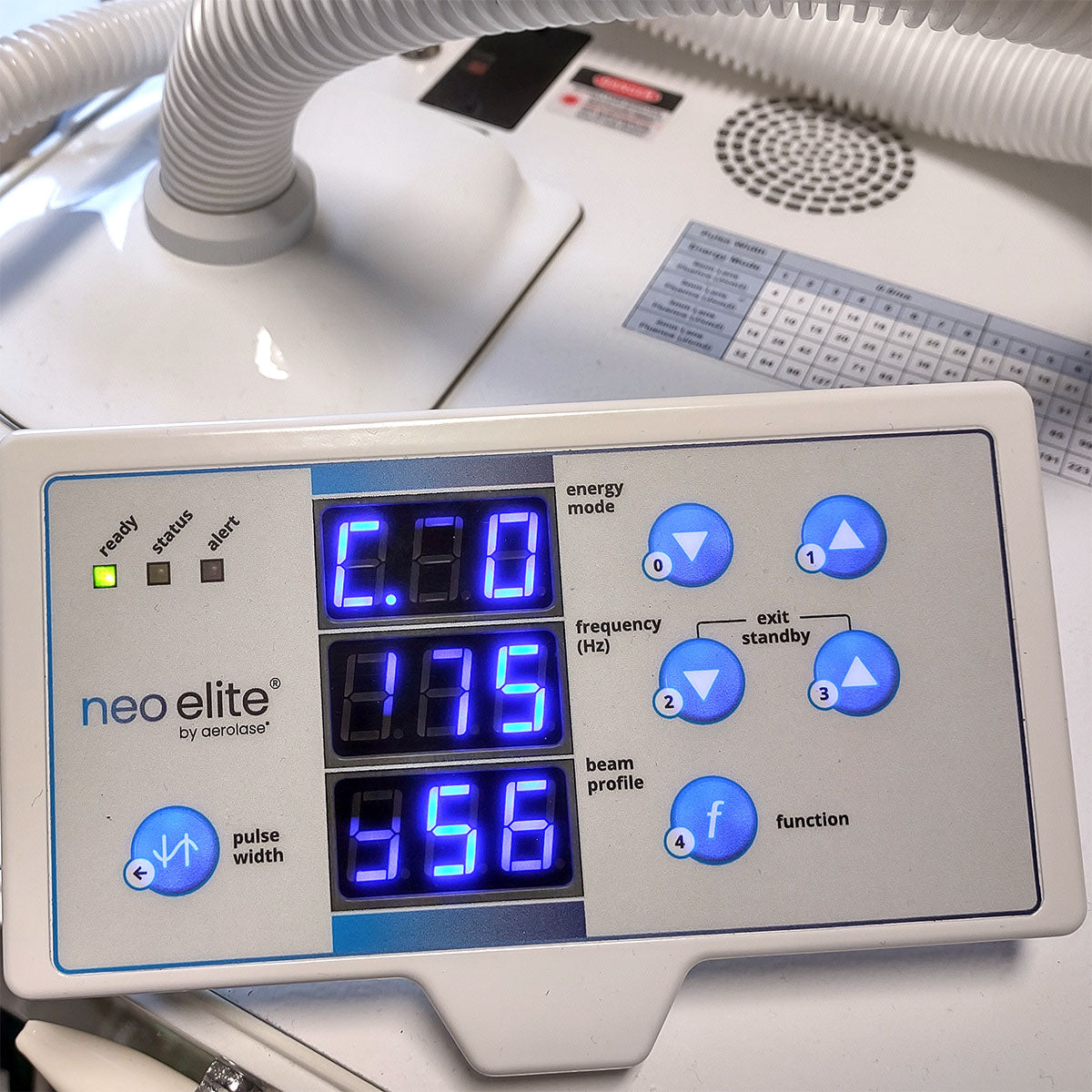 AeroLase LightPod Neo Elite MicroPulse 1064-XT Dermatological Laser with Cart