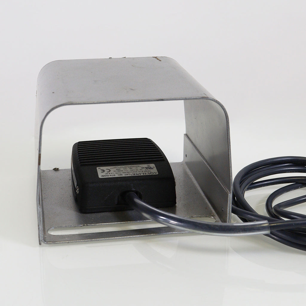 Cutera Xeo IPL Laser Footswitch Pedal 4-Pin LEMO 974-SWM Silver Metal Enclosed