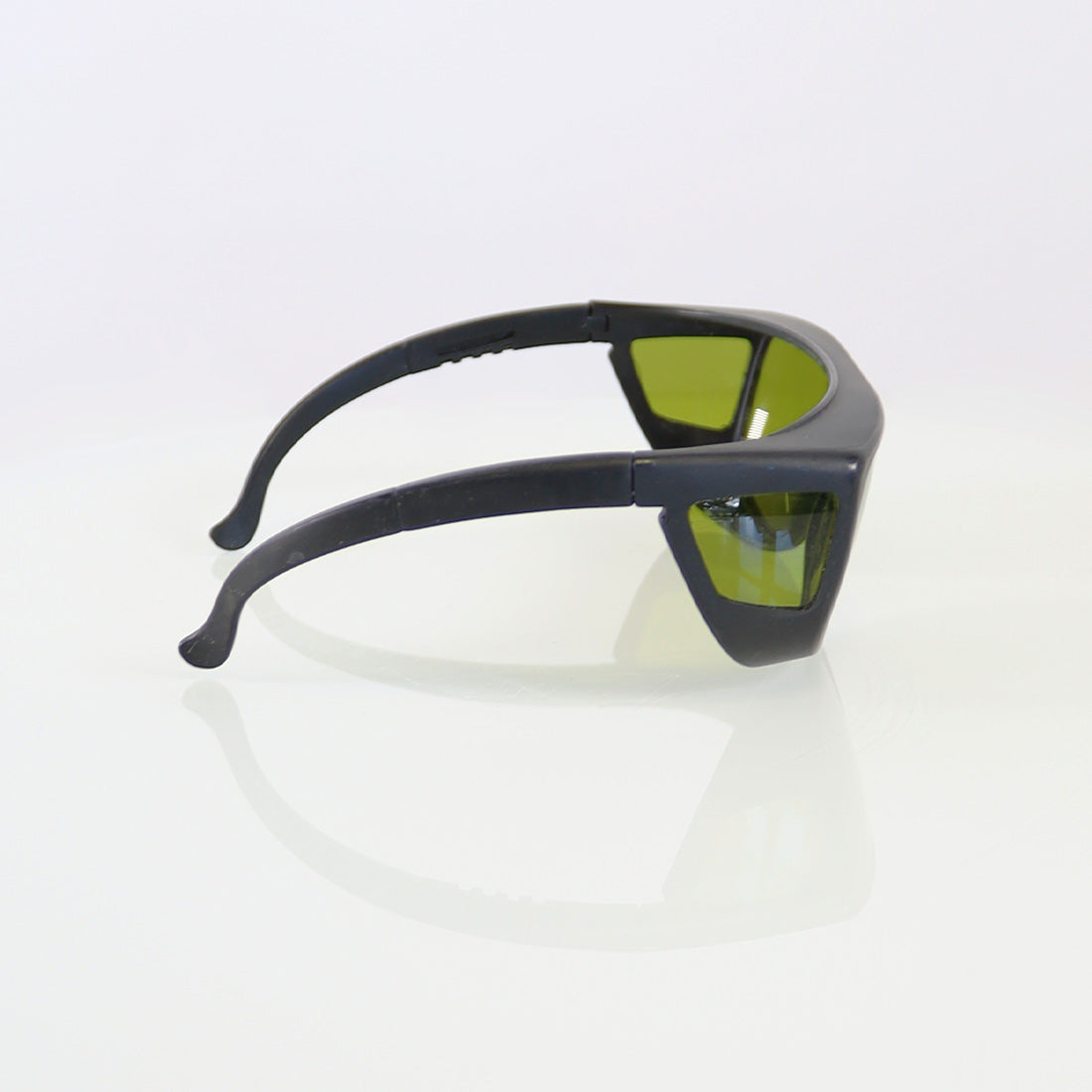 Dioptika Optic PPE IPL Safety Glasses Black Frame Green Lens 755nm 1064nm OD7+