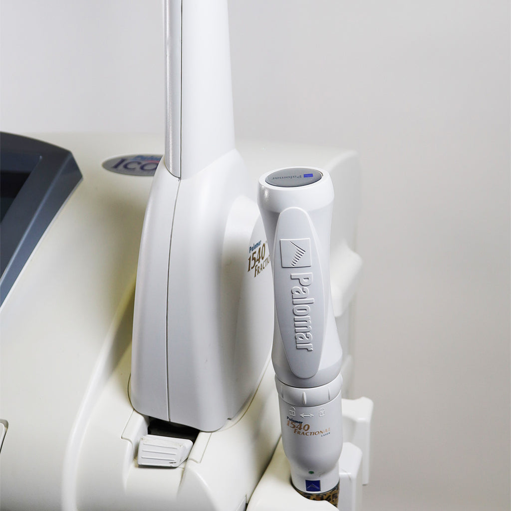 2011 Cynosure Palomar Icon IPL Laser System Hair Removal Acne MaxR MaxYs 1540