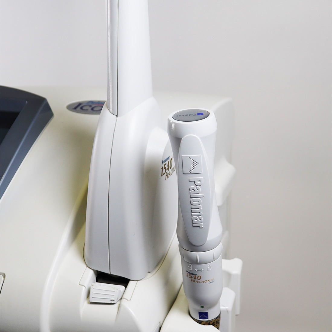 2011 Cynosure Palomar Icon IPL Laser System Hair Removal Acne MaxR MaxYs 1540
