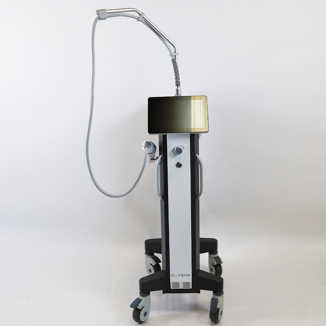 2019 Cutera Ilooda Secret™ RadioFrequency Microneedling RF Wrinkles Scars Aging
