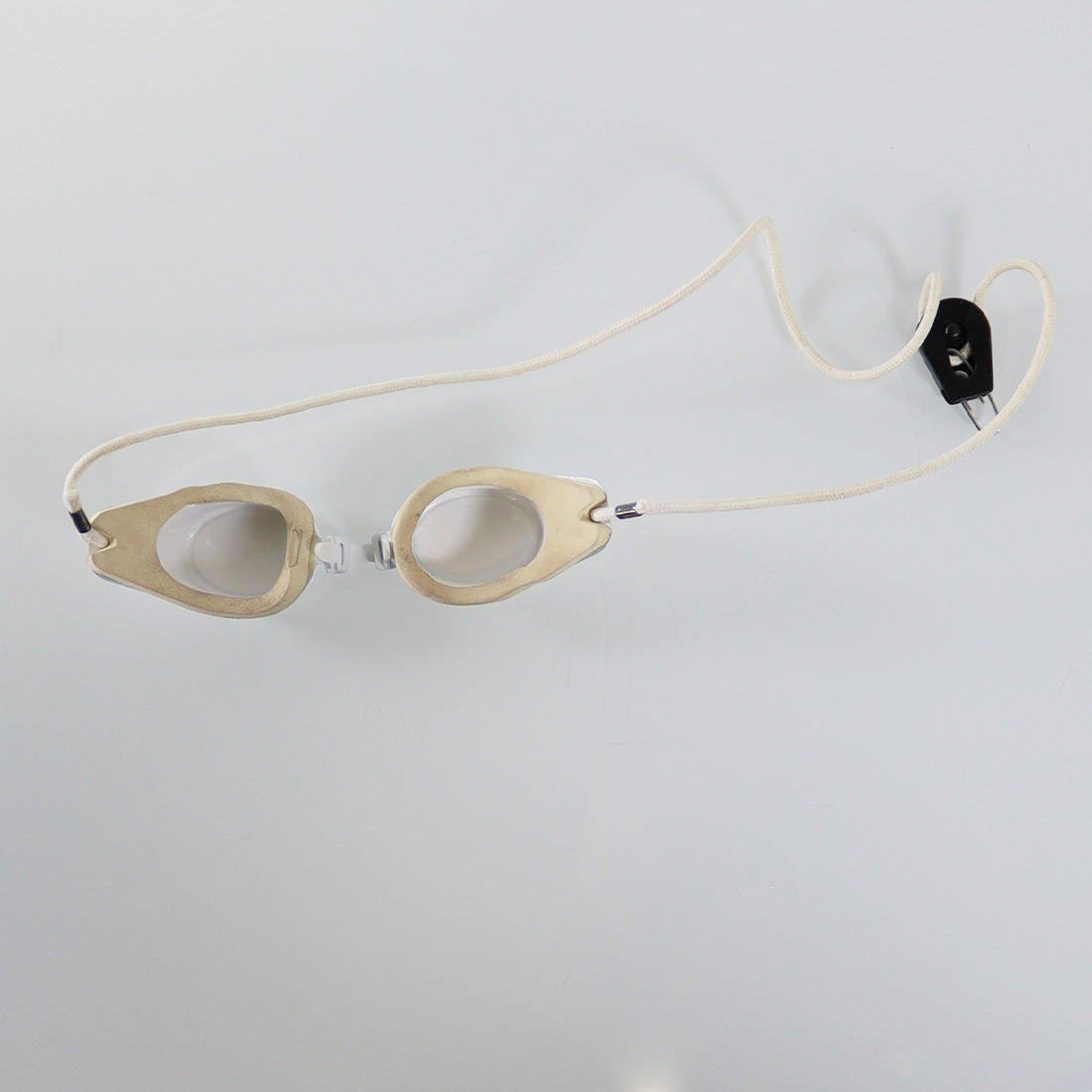 AeroLase Blackout Patient Treatment Goggles 3199-7313AE Laser Safety PPE - White