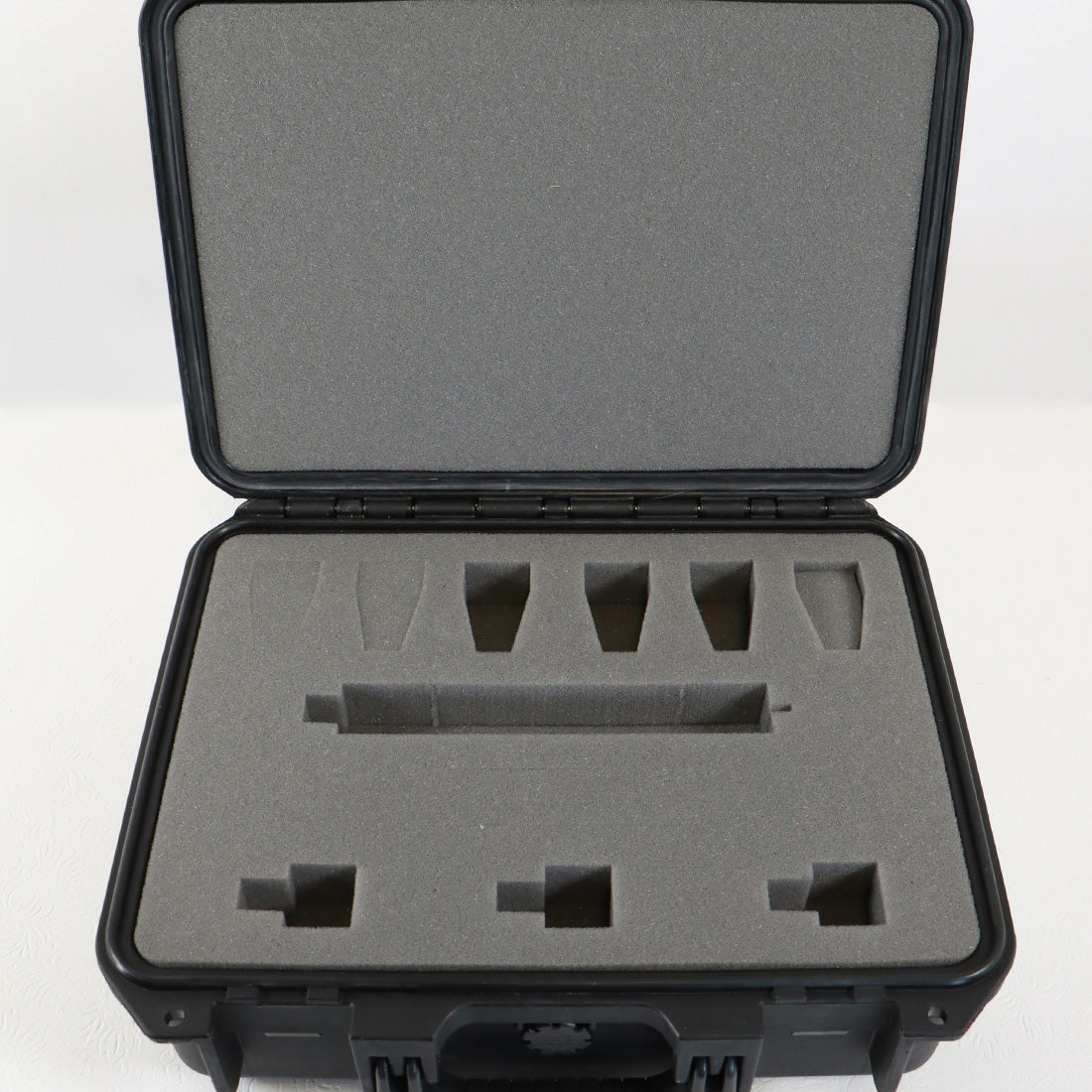 Vortex Shock Resistant Case Auto Pressure Release 5.5 x 9 x 13 in 7122-00-9154