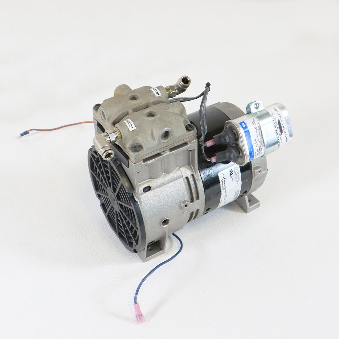 Thomas 688CE44 Oil-less WOB-L Piston Compressor / Vacuum Pump - 115V (60Hz)