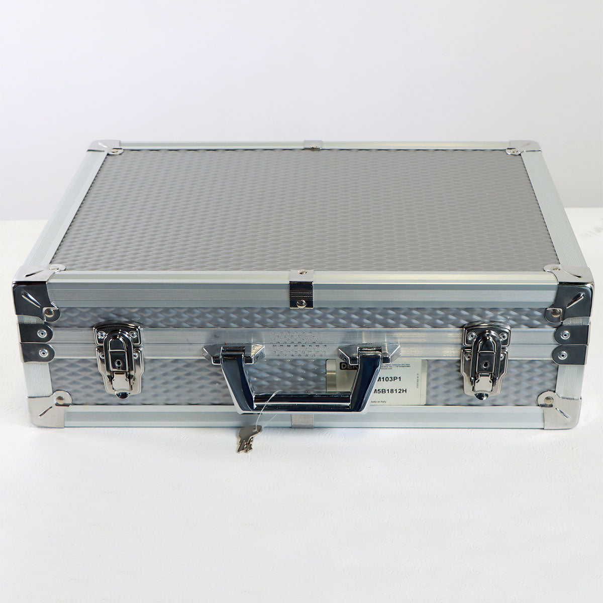 Aluminum Hard Shell Locking Case 20 x 14 x 6in with Deka Laser Handpiece Padding